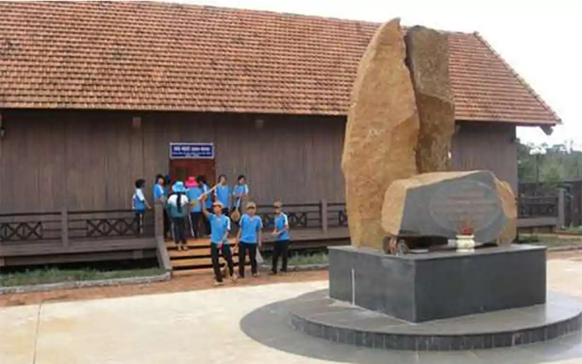 Nhà Ngục Đắk Mil