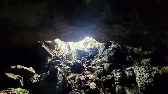 Hang núi lửa C0 (Hang Dơi)