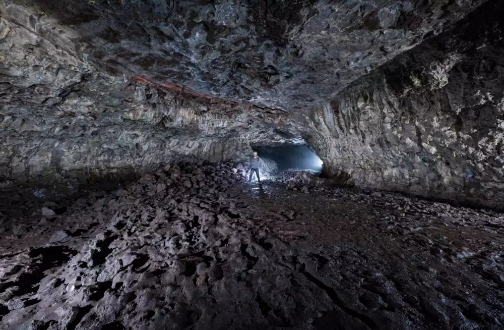 Hang núi lửa P3 (Hang PT03, Hang Dơi)