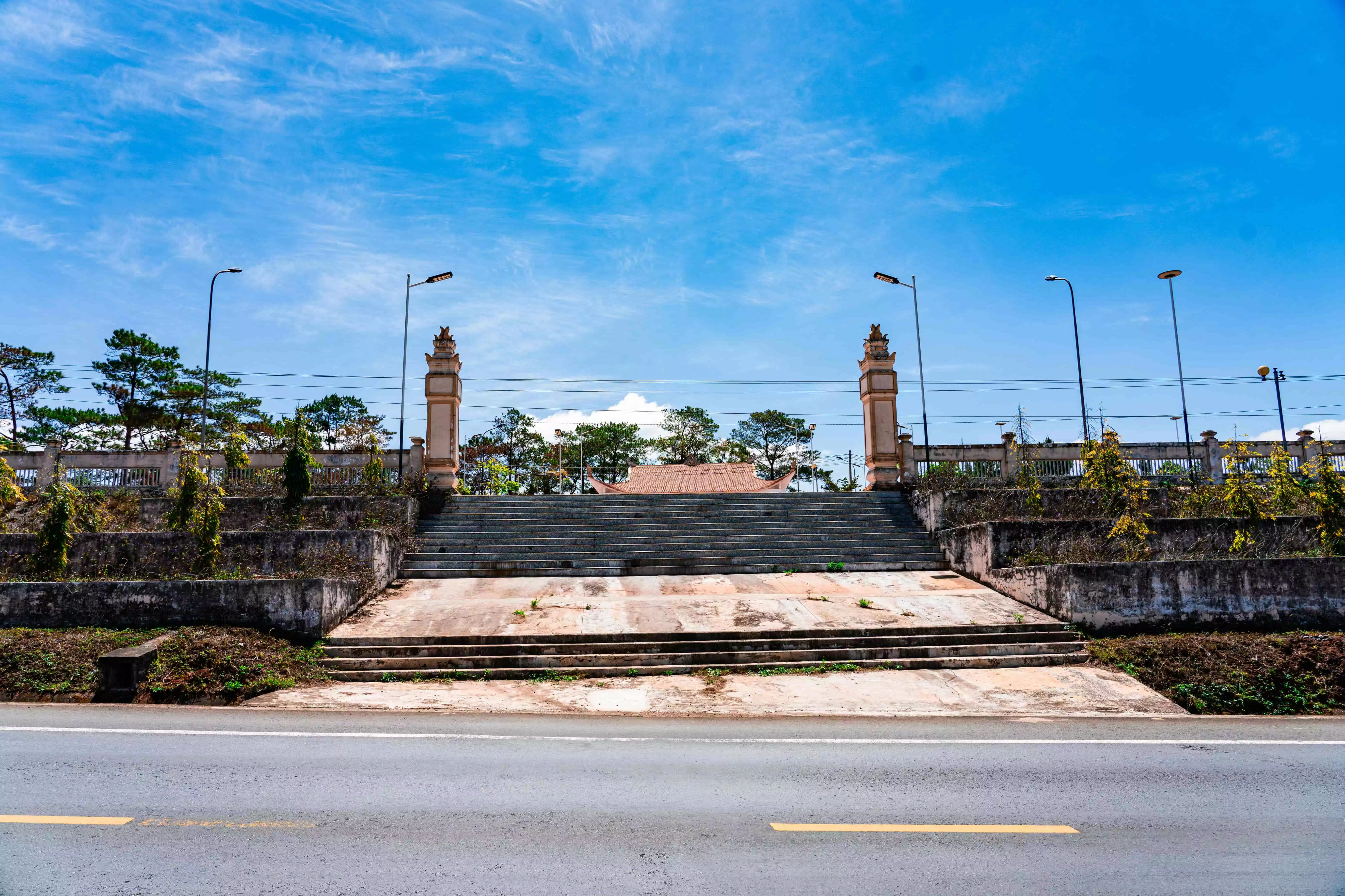 Di tích lịch sử địa điểm ghi dấu trận đánh Đồi Đạo Trung